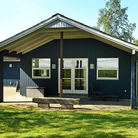 Feriehus Spacious Retreat With - By Traum