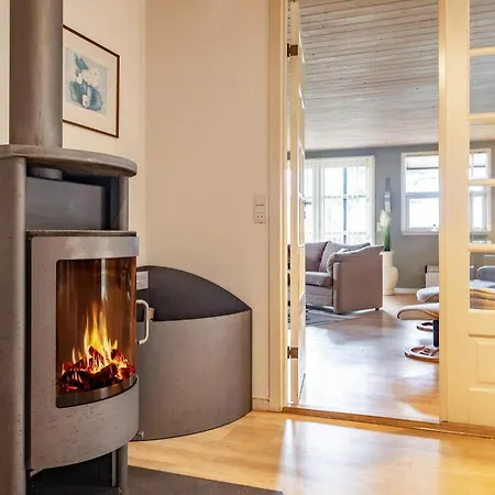 Feriehus Spacious Retreat With - By Traum