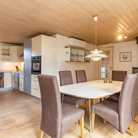 Feriehus Spacious Retreat With - By Traum